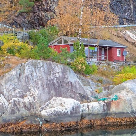 Beautiful Home In Vallavik With Kitchen Bu Buitenkant foto