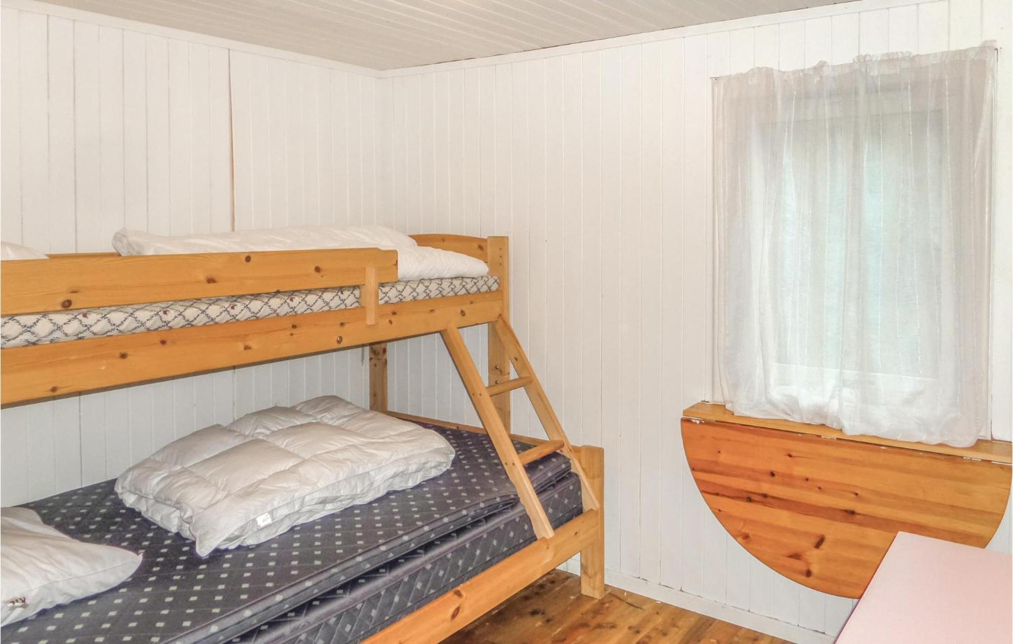 Beautiful Home In Vallavik With Kitchen Bu Buitenkant foto