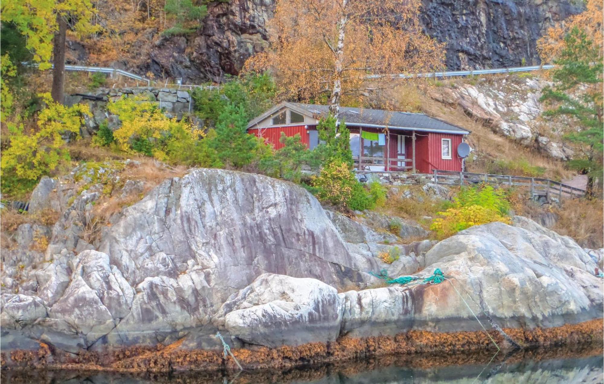 Beautiful Home In Vallavik With Kitchen Bu Buitenkant foto